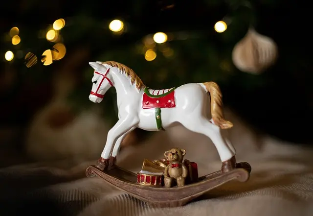 Unique Holiday Decorations Buying Guide