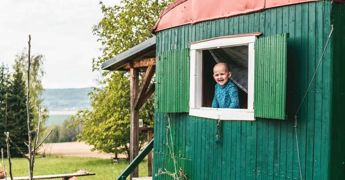 Hébergements Insolites Famille : Optimisez Votre Budget